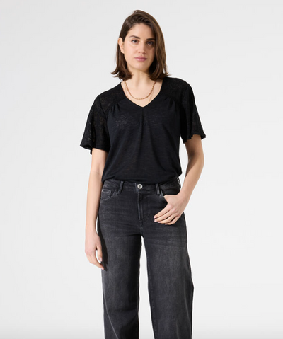 Short sleeve t-shirt