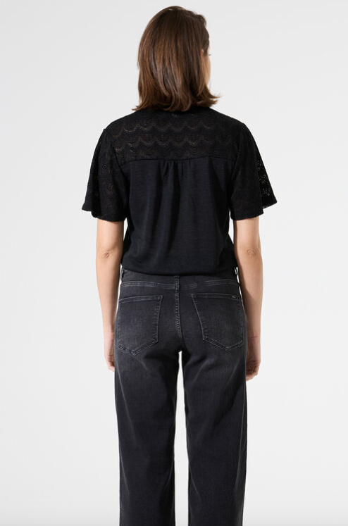 Short sleeve t-shirt