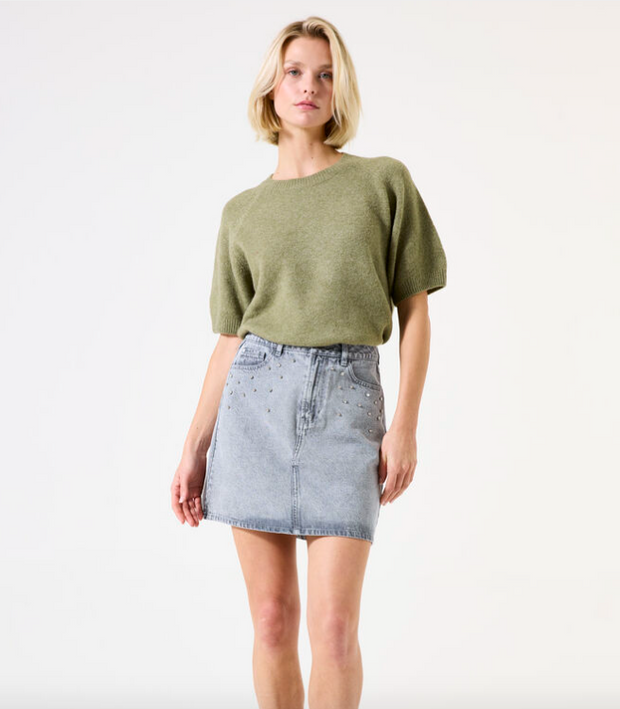 Pullover sweater