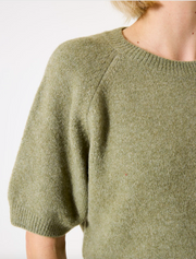 Pullover sweater