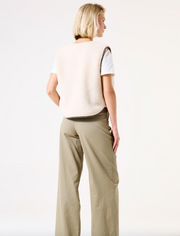 Reversible vest