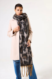 Chunky cheetah scarf