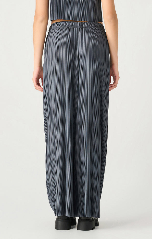 pull on pleated pant